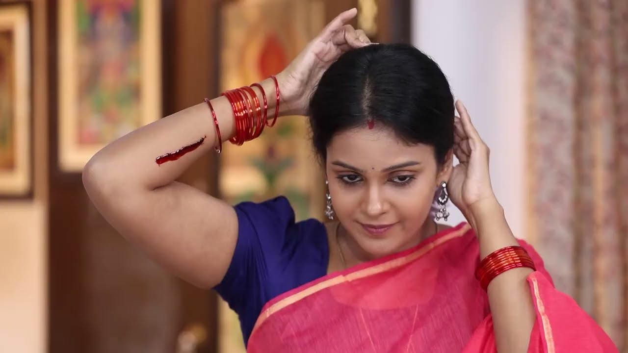 Abhirami Chases the Goons Away - Rettai Roja - Full Ep 1011 - Zee Tamil