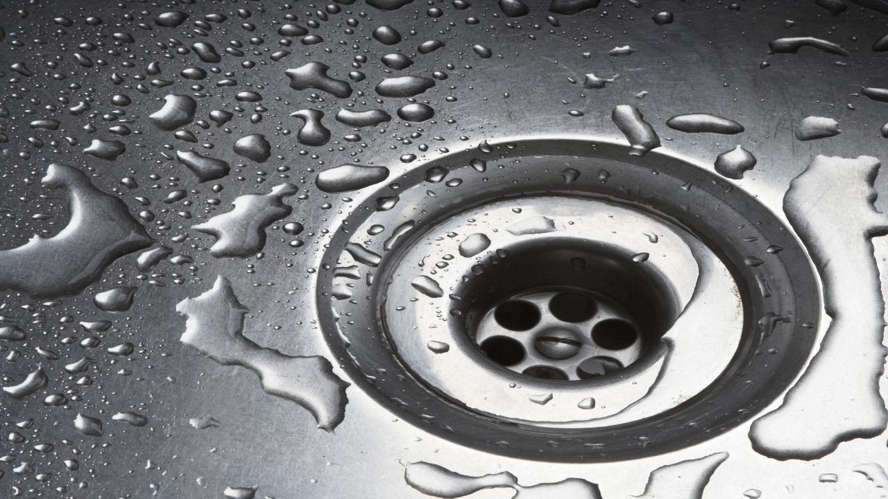 How to open Blocked Sink Drain Pipe ? with Baking Soda and Vinegar , unclog Quickly.
