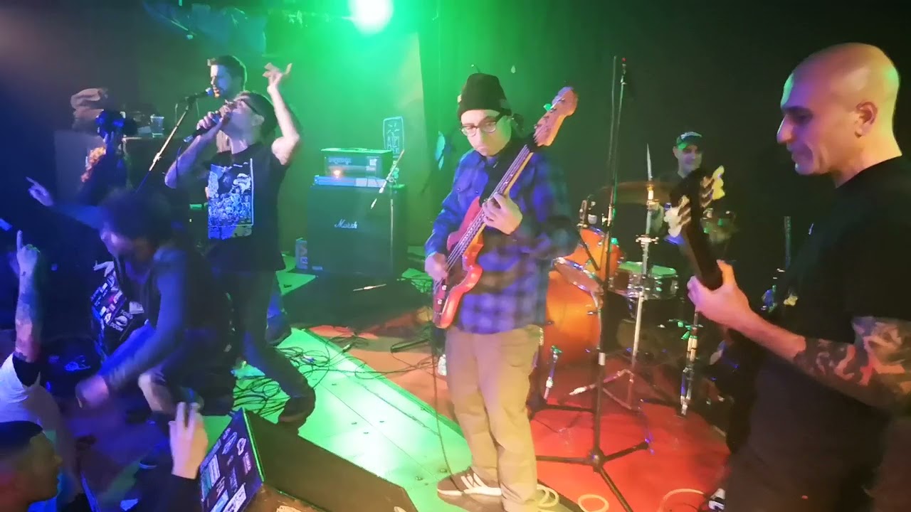 TEAR ME DOWN (cover Bad Religion) - Live a El Paso Occupato 11/12/21