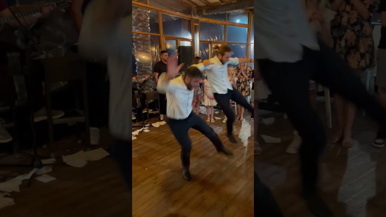 So geht Sirtaki Leute 😅Griechische Party auf Zypern -Ouzo Alarm 🥰#sirtaki #ouzo #zypern  #taverne