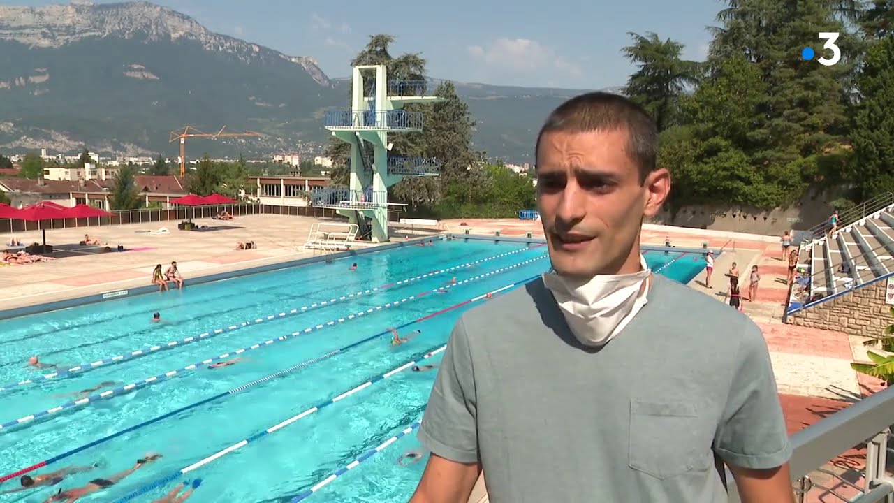 Plongeon dans le monde du travail pour une quarantaine de jeunes, en job d'&eacute;t&eacute; &agrave; la piscine d'Eybens