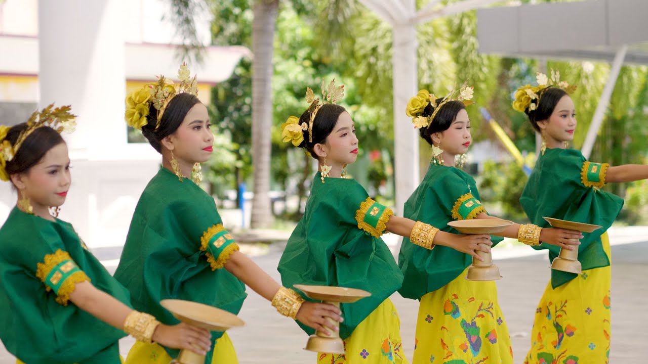 TARI BOSARA' SULAWESI SELATAN | OLEH LADANG TARI LA BADA' #TARIBOSARA#sulawesi #tarian