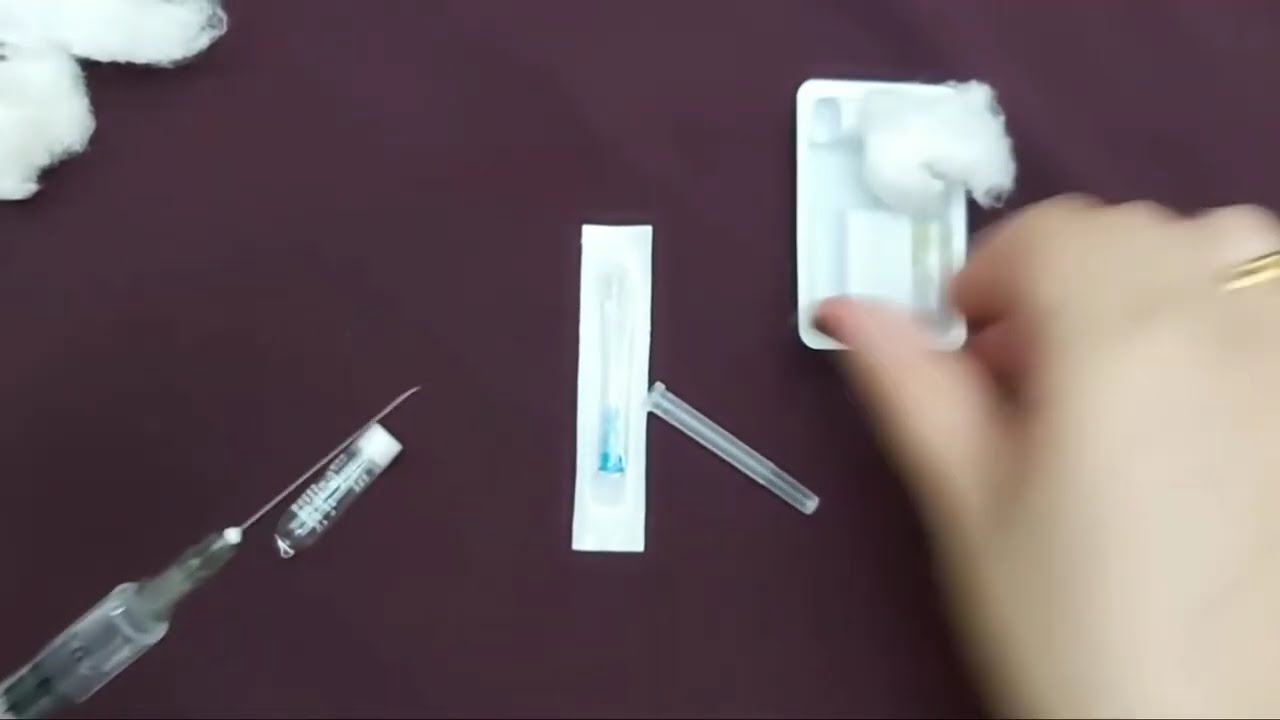 شاهد ازاي تعطي حقنة عضل لطفل عصبي_Intramuscular injection for a nervous child