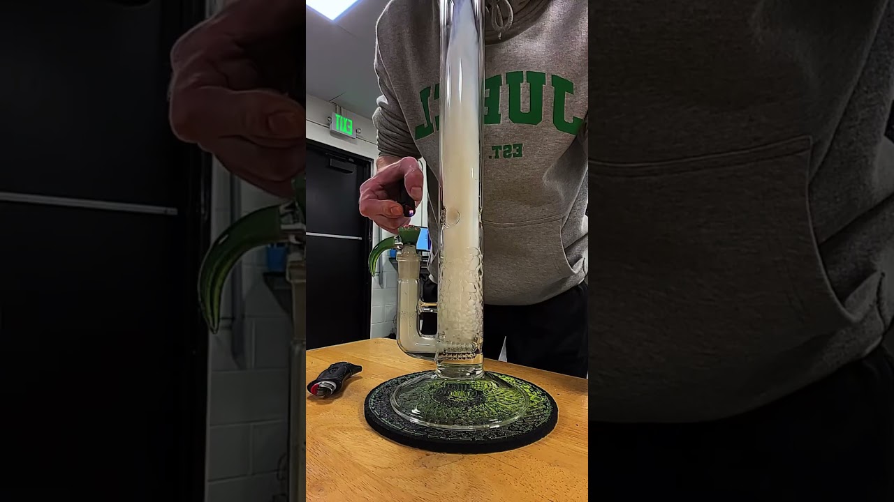 Some Fire ass weed!! And a fat ass sesh!💨💨💨 #420 #smoke #sesh