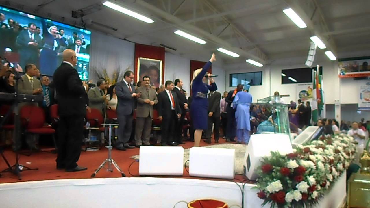 Cantora Francine e Pr. Ngangula Miguel de Sousa GMUH 2014 dia 01/05