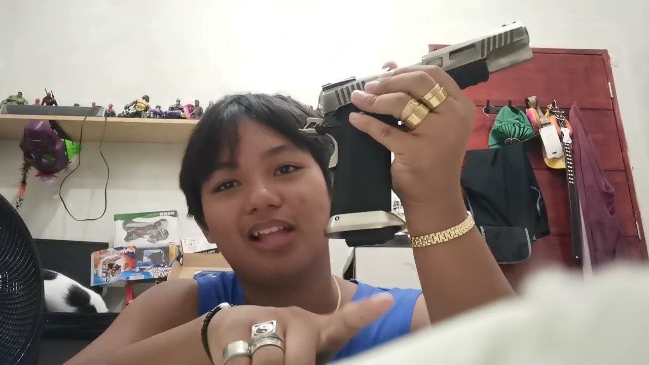 Airsoft gun gas type vs spring type one, two beretta pistol and hi capa t Rex and 1911 meu, ar15