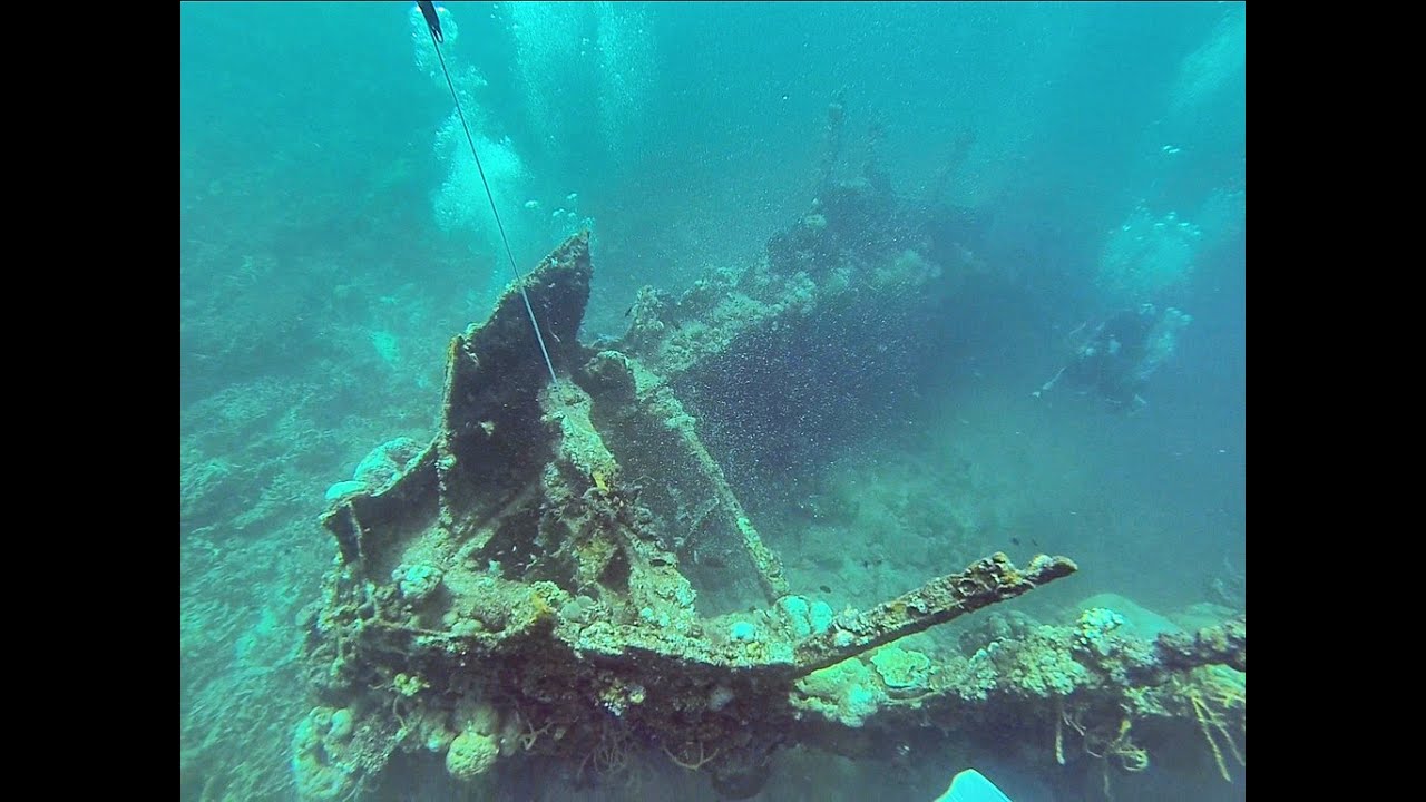 Skeleton Wreck Coron (Japanese shipwreck)