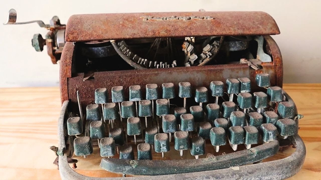 Remington Old Rusty Typerwriter Restoration