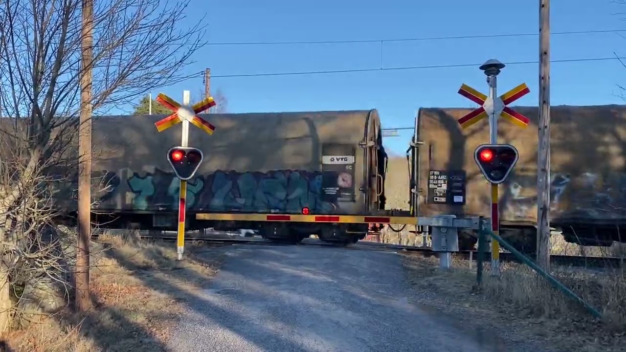 Järnvägsövergång Flen (Nygårdsgatan) / Swedish railroad crossing