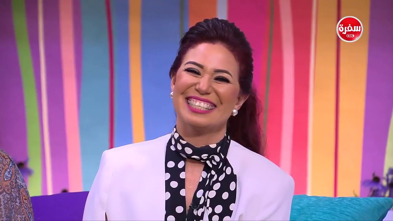 هي و بس  الاتكيت للمشي و الجلوس من ريهام الهواري Poise & Posture with Image Expert Riham ElHawary