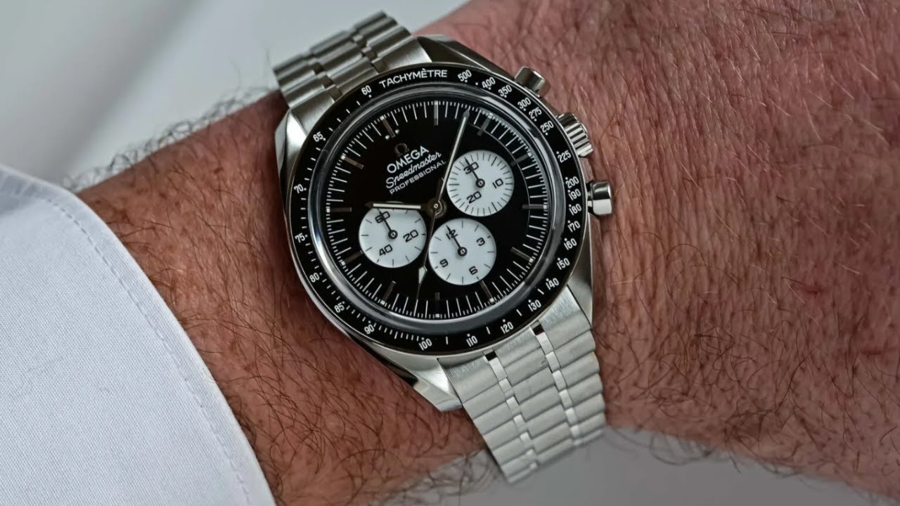 FIRST LOOK - Watch Experts Review New Omega Speedmaster Moonwatch Reverse Panda  