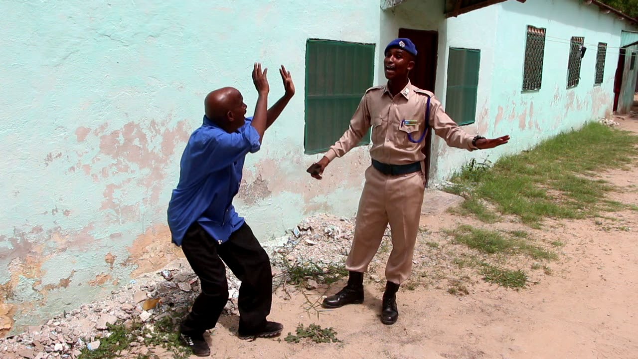 BOLIISKU WAA ADEEGAHA BULSHADA SOMALIYED
