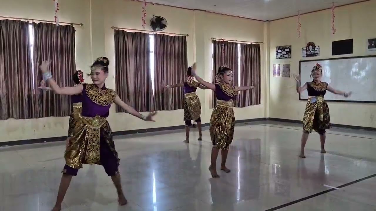 Tari kalang sunda (juara 3 umum se-jabar) event aksimu