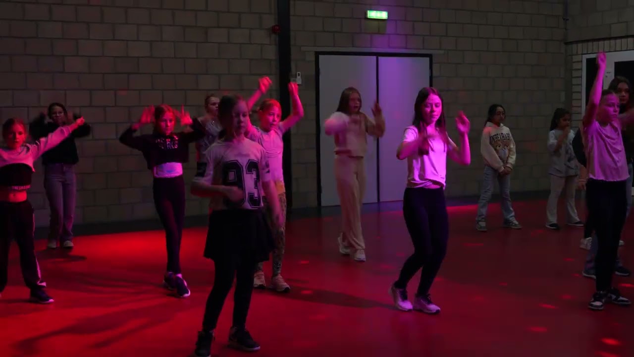 Abracadabra - Hiphop / streetdance kids @ Studio Hellenbrand