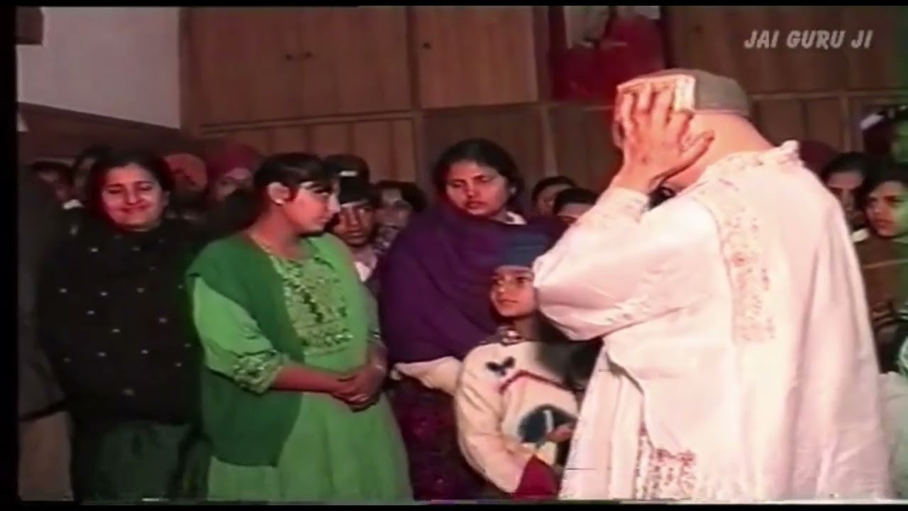 Guru Ji Darshan  with Sangat Ji Multiple Videos - 1995!