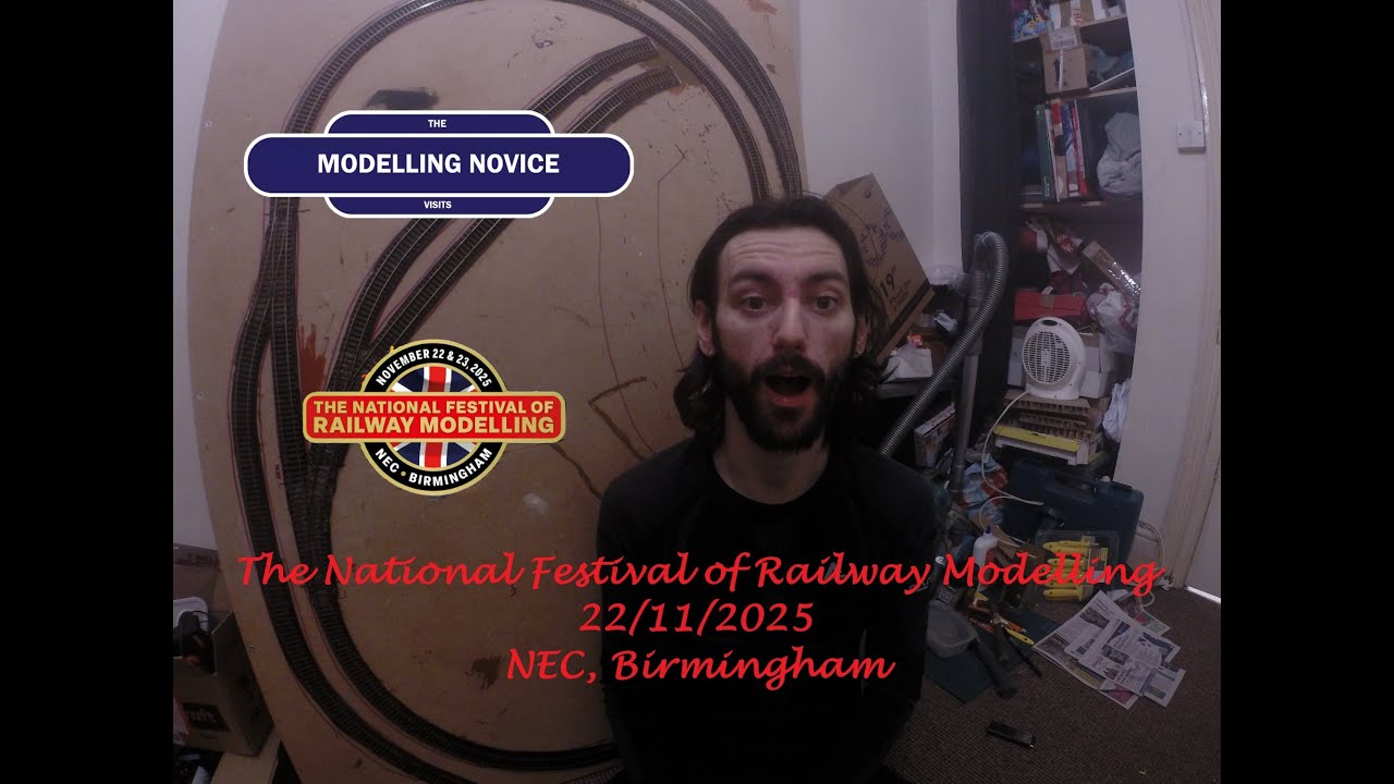 What was on display at the National Festival of Railway Modelling? The Modelling Novice Visits E1
