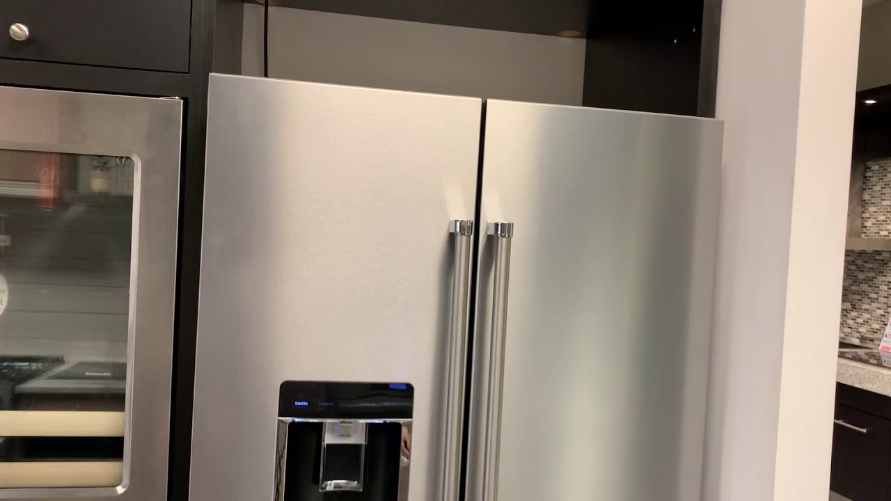 Быстрый просмотр кухонных холодильников KitchenAid KRFC704/604, часть 1