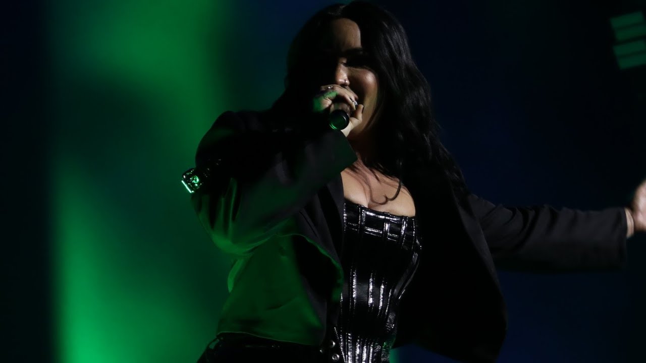 Live: Demi Lovato - Here We Go Again - Remember December - La La Land - Don't Forget - Las Vegas NYE