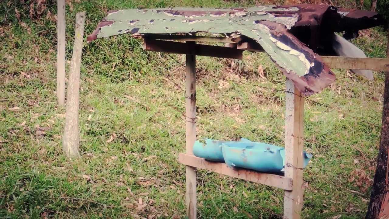 #7198, Comedero de ganado oxidado en potrero [Efectos], Paisajes rurales