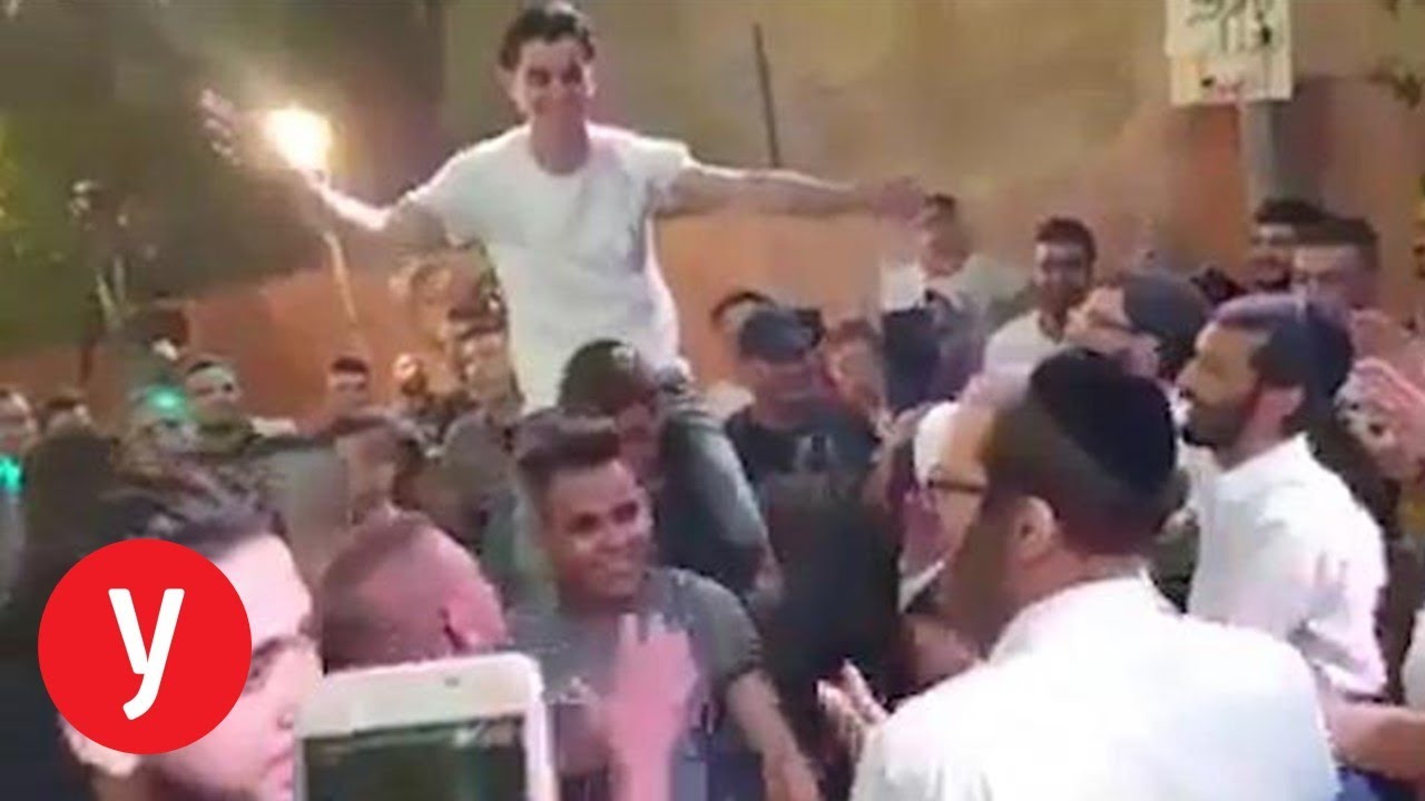 על הכתפיים: חרדים השתתפו בחתונה פלסטינית ליד רמאללה
