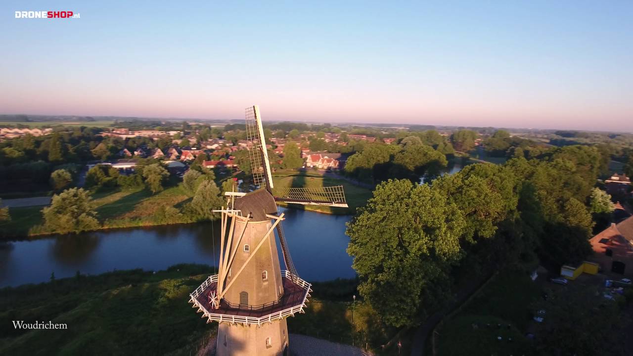 Drone footage of Castle Loevestein and the villages of Woudrichem, Gorinchem and Hank