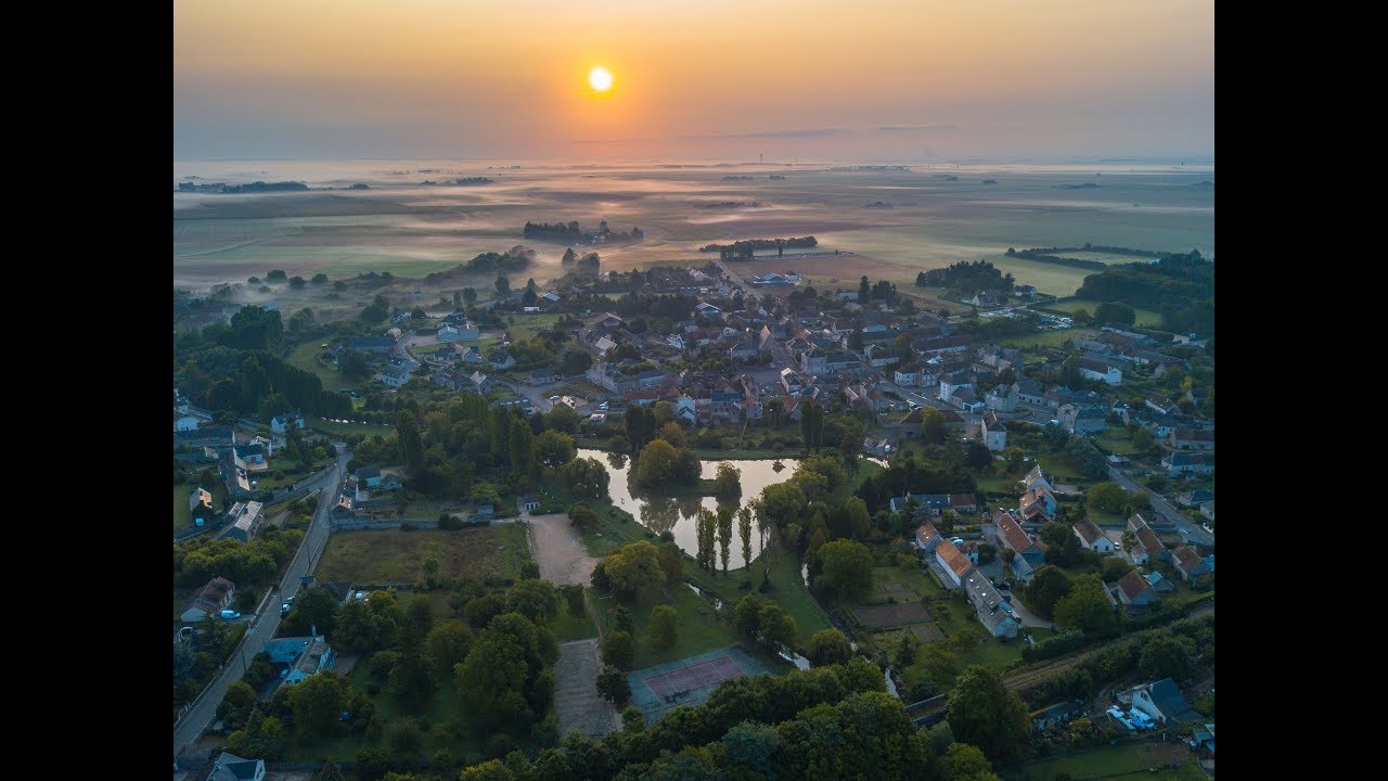 Visite de la ville de Selommes en Drone