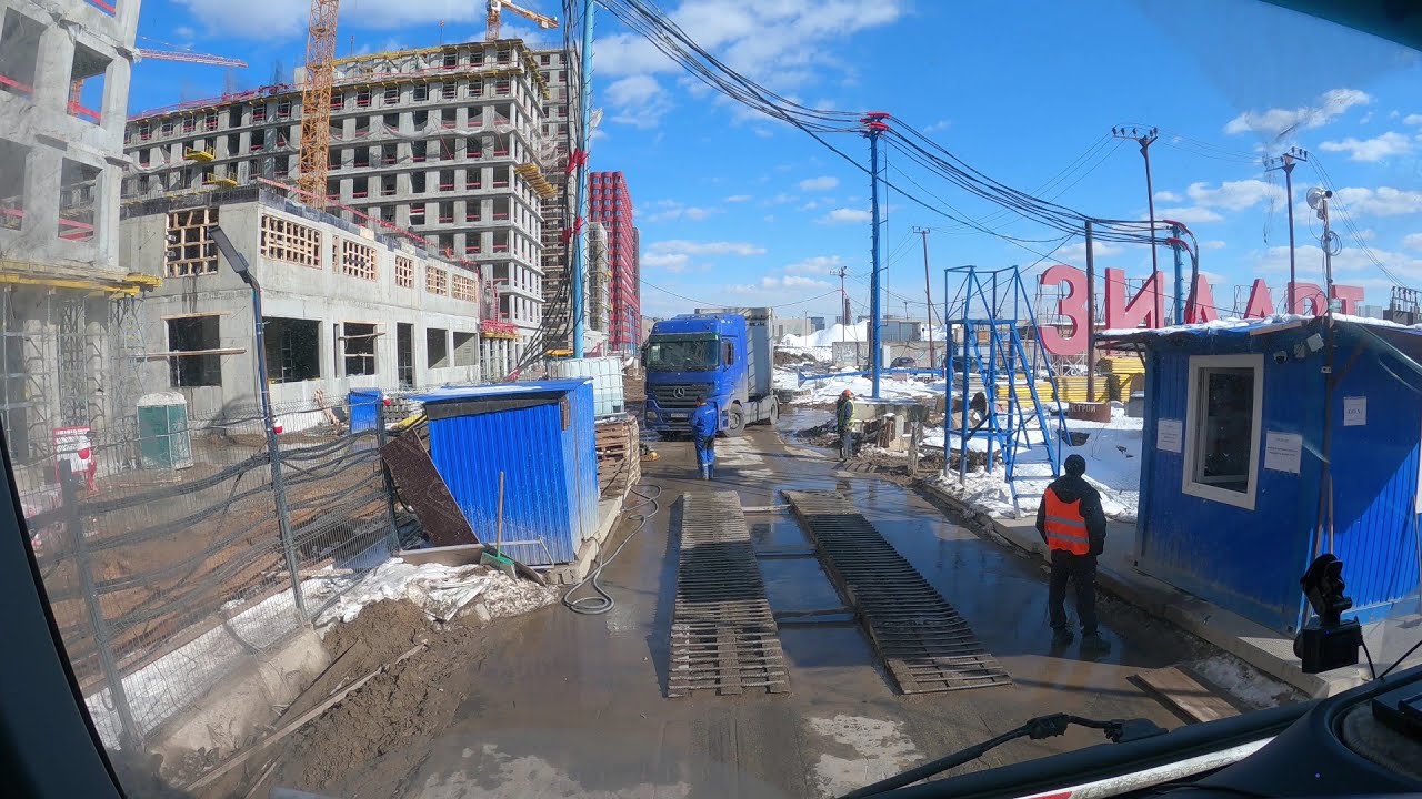 На стройку с кирпичом,  в Москве Разрушили завод  ЗИЛ и построили жилой квартал((