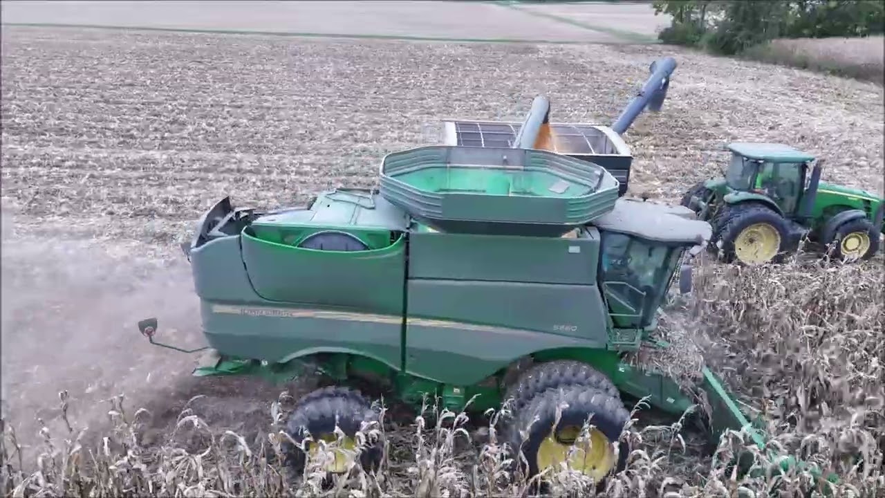 SUMME FARMS SHELLING CORN OXFORD, OHIO OCT 25TH, 2025 2 JOHN DEERE COMBINES S660 AND 9670