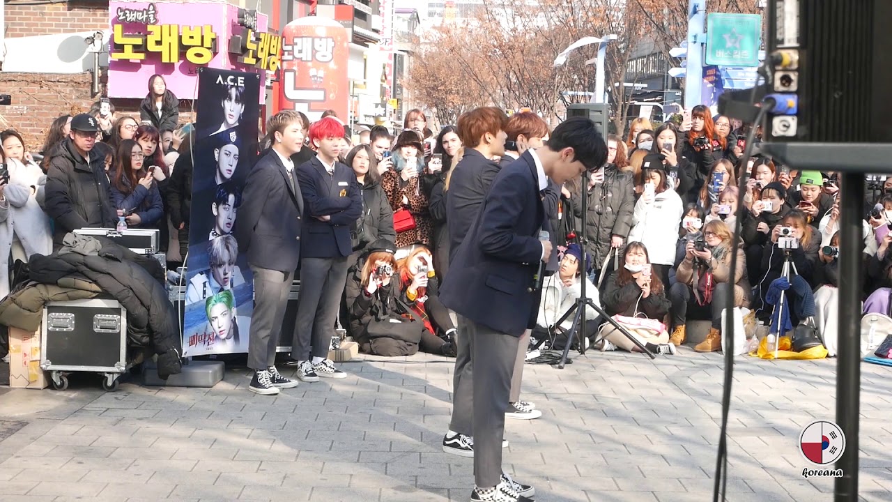 A.C.E BUSKING in Seoul (Hongdae) - Lewis Capaldi   Someone You Loved Cover [20.01.04]