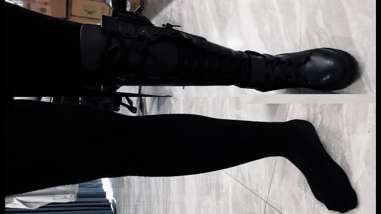BLACK LEATHER KNEE HIGH BOOTS & BLACK COTTON THIGH HIGH SOCKS 20220907