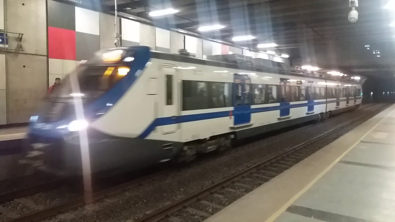 Trenes xtrapolis100 y xtrapolis modular por estacion hospital
