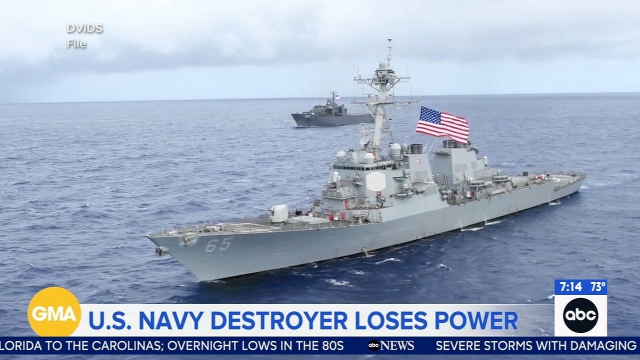 US Navy ship without power for 4 days in South China Sea