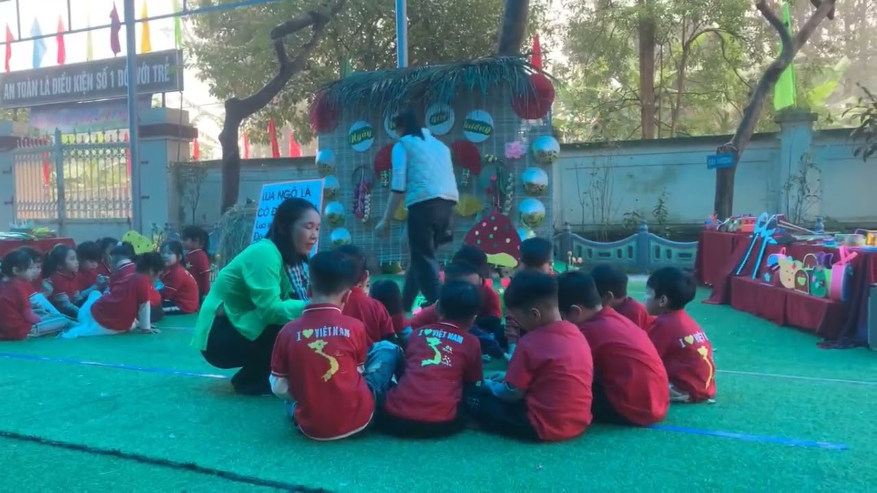 BÀI ĐỒNG DAO  LÚA NGÔ LÀ CÔ ĐẬU NÀNH