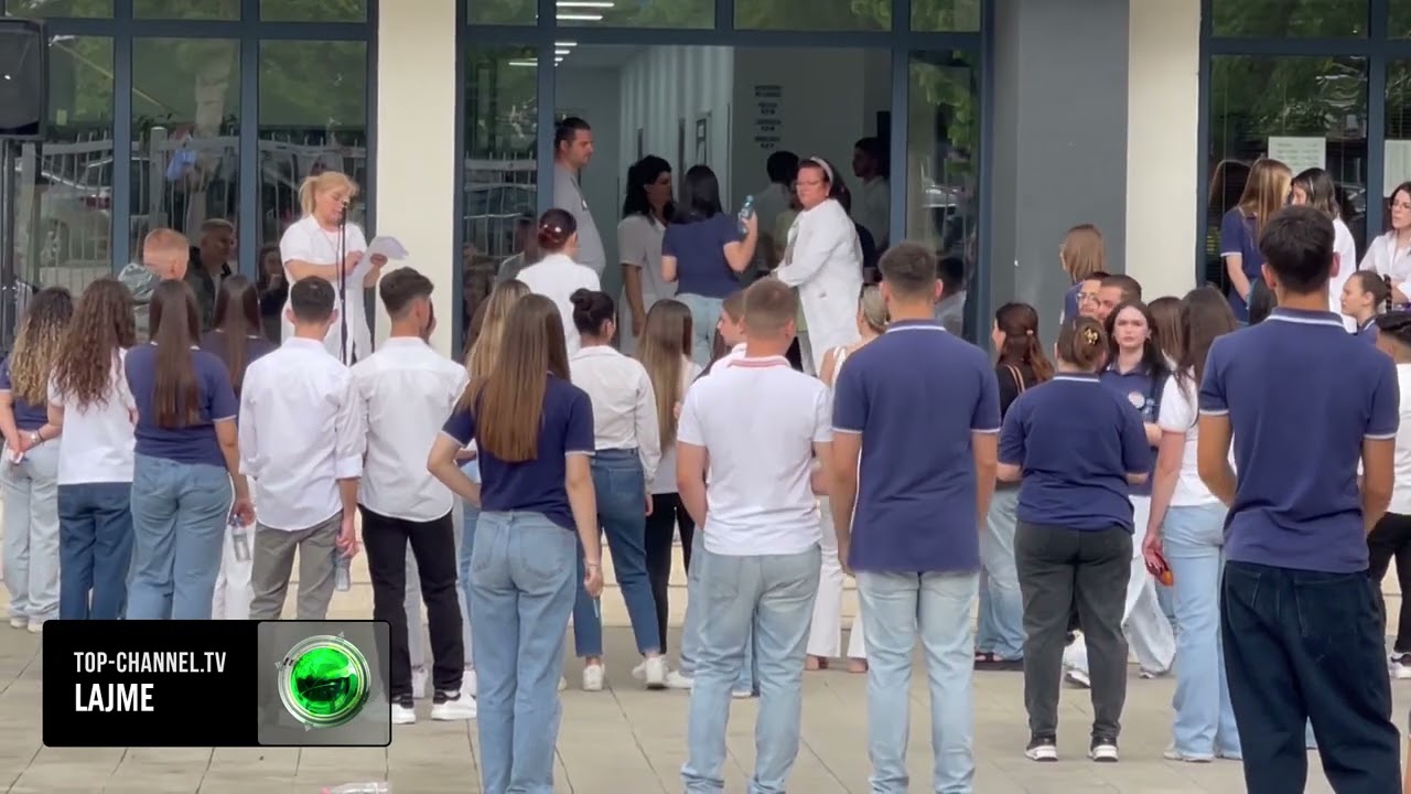 Top Channel/ 1119 maturantë nisin provimin e gjuhës së huaj në Vlorë dhe Himarë