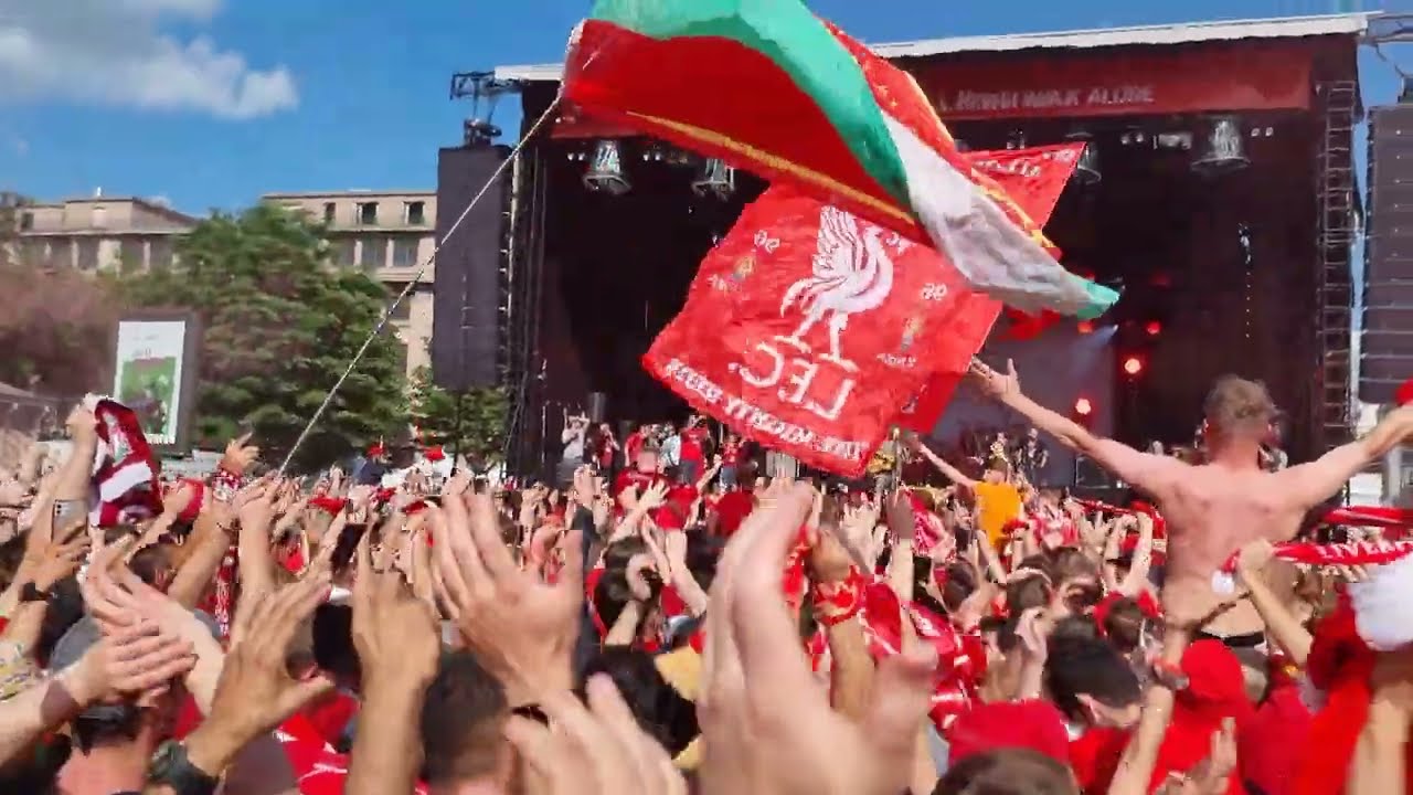 Allez Allez Allez in Paris 🔊🔴 before Champions League Final 2022
