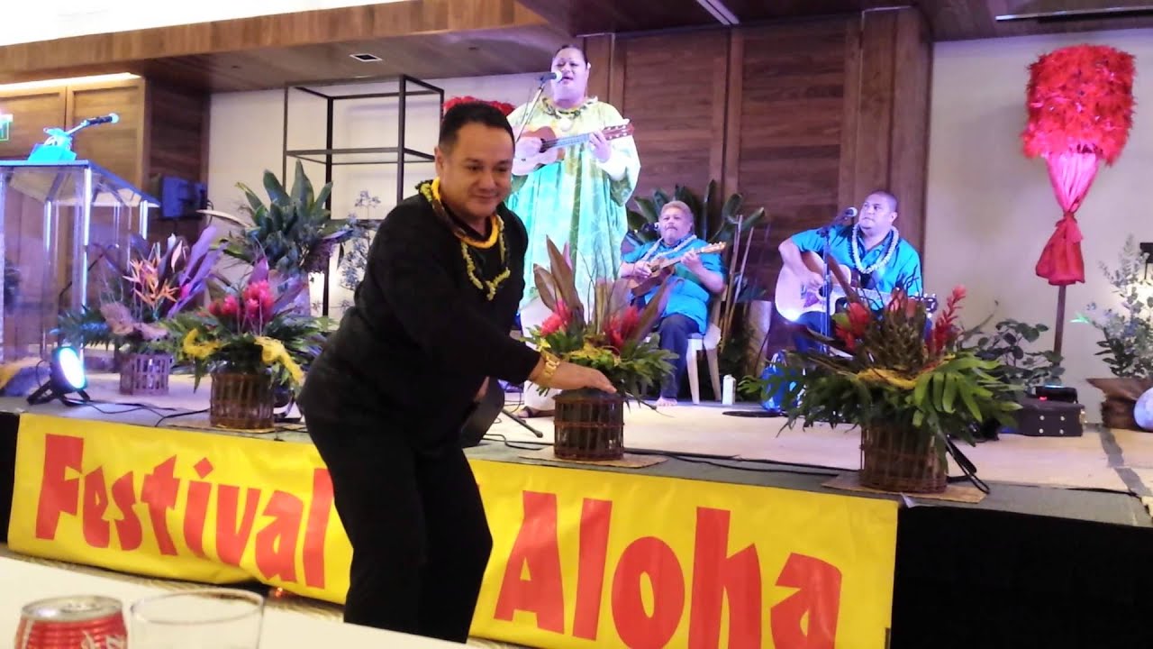 2014 Richard Ho'opi'i Leo Ki'eki' Falsetto Contest - Music Judge Kamaka Kukona Hula