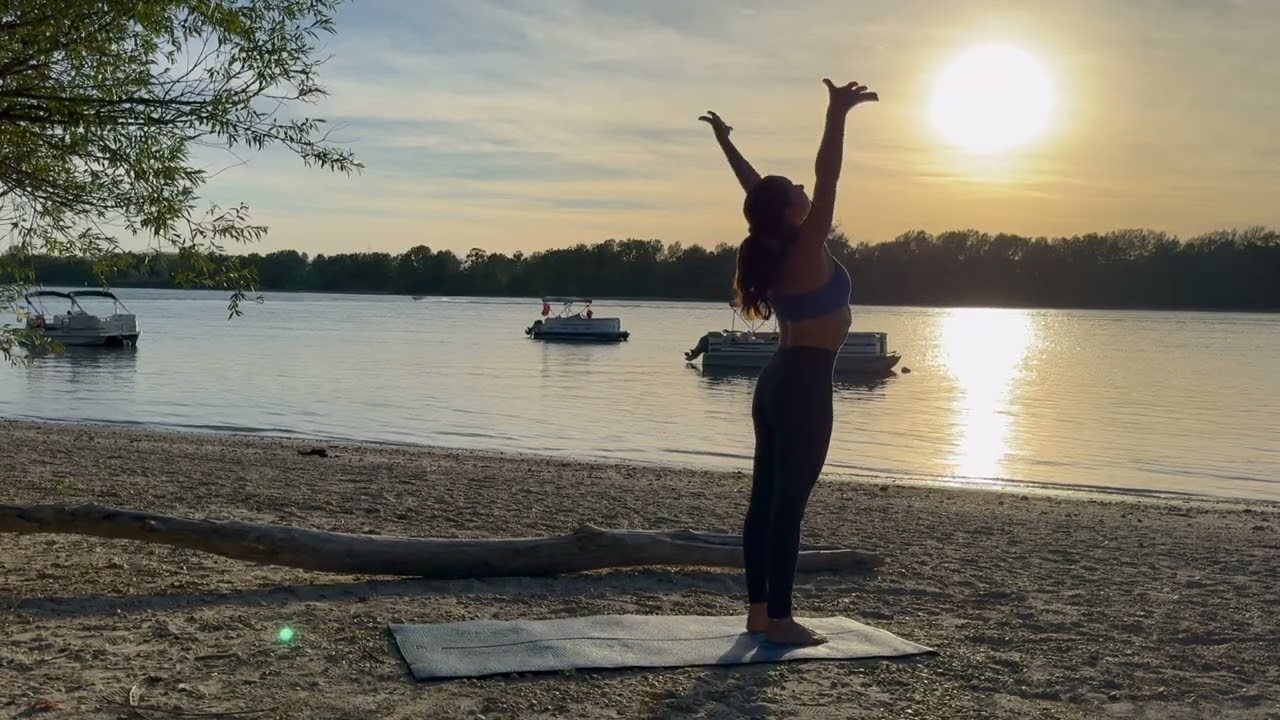 20 minutes YOGALATES for your hip mobility and correct posture