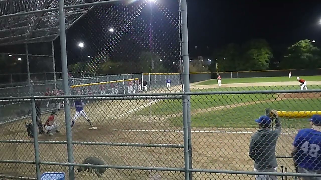 McGill Redbirds catcher Nathaniel Steffler throws out a Carabins de Montr&eacute;al runner trying to steal