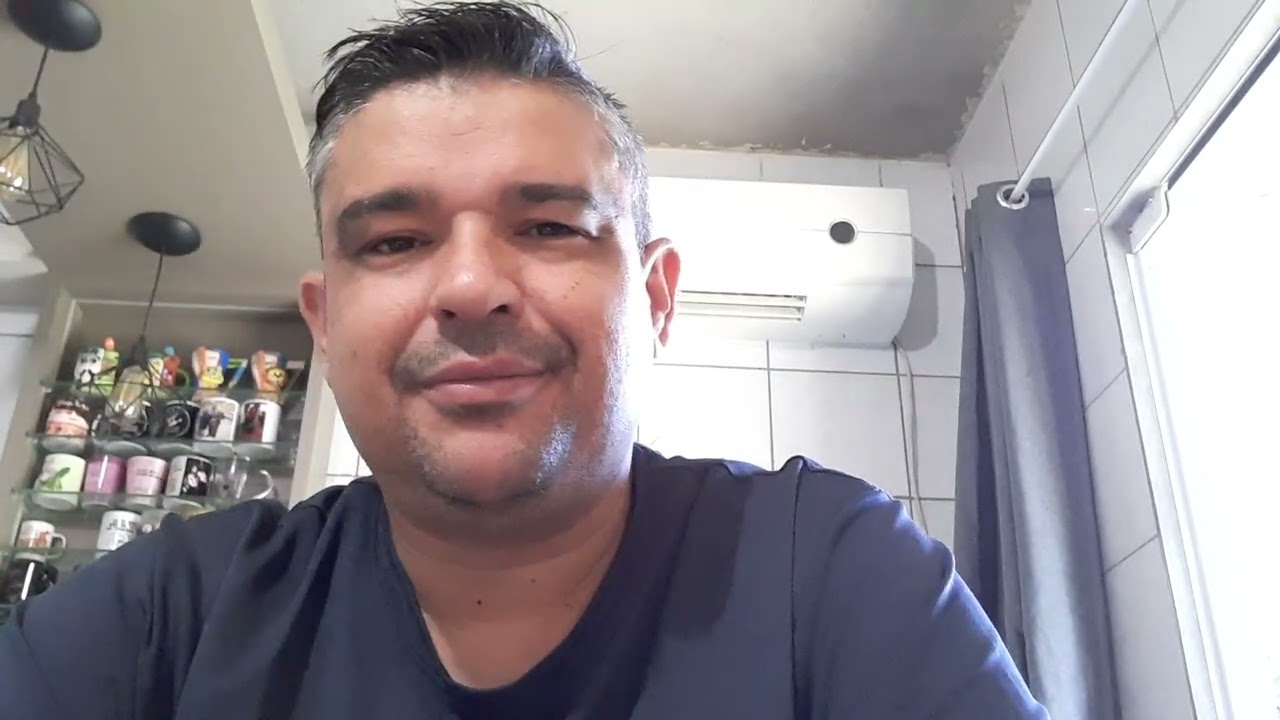 1 Samuel 17:10 Disse mais o filisteu: Dai-me um homem, para que ambos pelejemos. ... UM HOMEM !