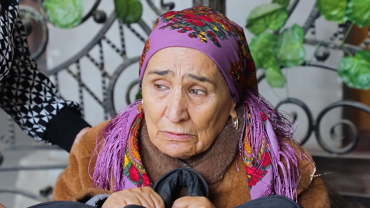 💔 Бева келин ва меҳрсиз қиз… касал онани хор қилган...| Umr so‘qmoqlari