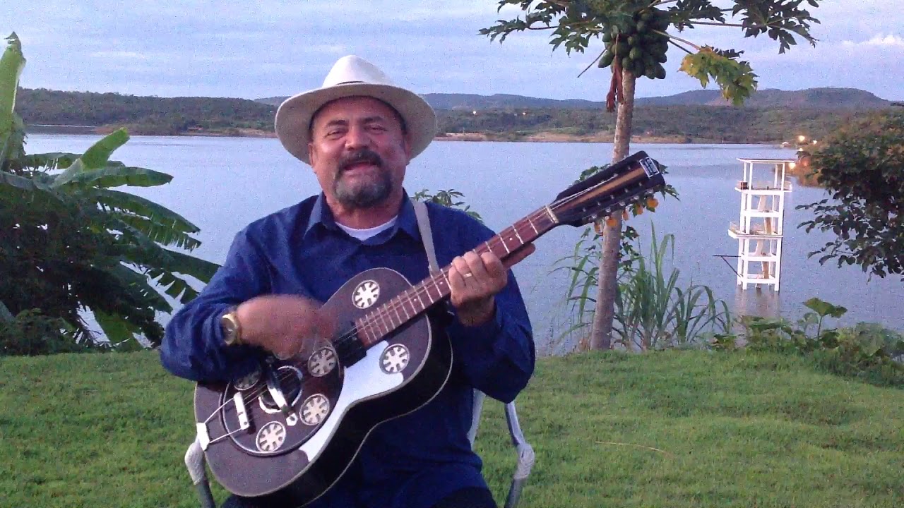 Poeta Zé Viola canta a canção Declaração de Amor