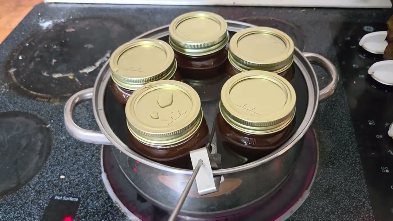 Liquifying solid honey 