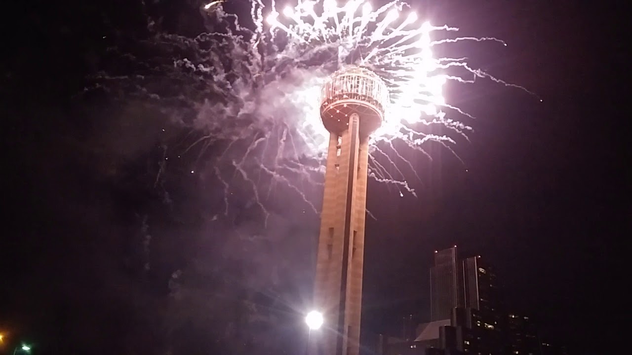 Dallas reunion tower new year 2018 fireworks