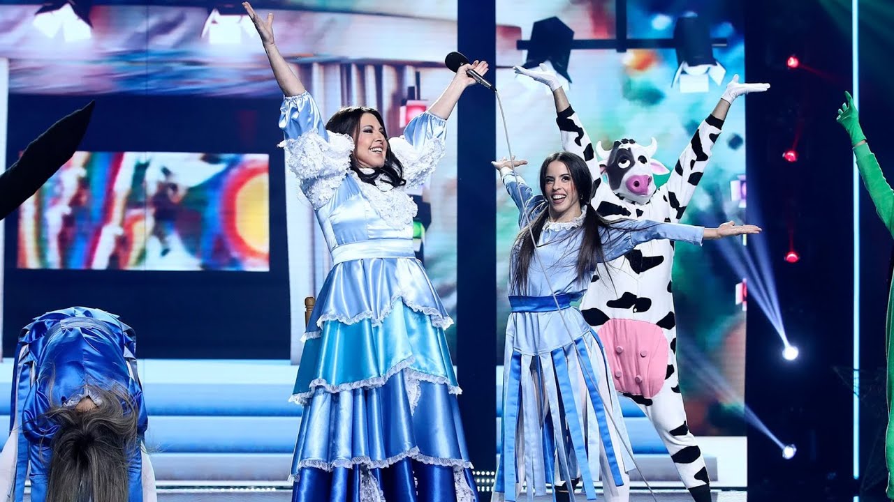 Loles Le&oacute;n imita a Teresa Rabal en 'Me pongo de pie' - Tu Cara Me Suena