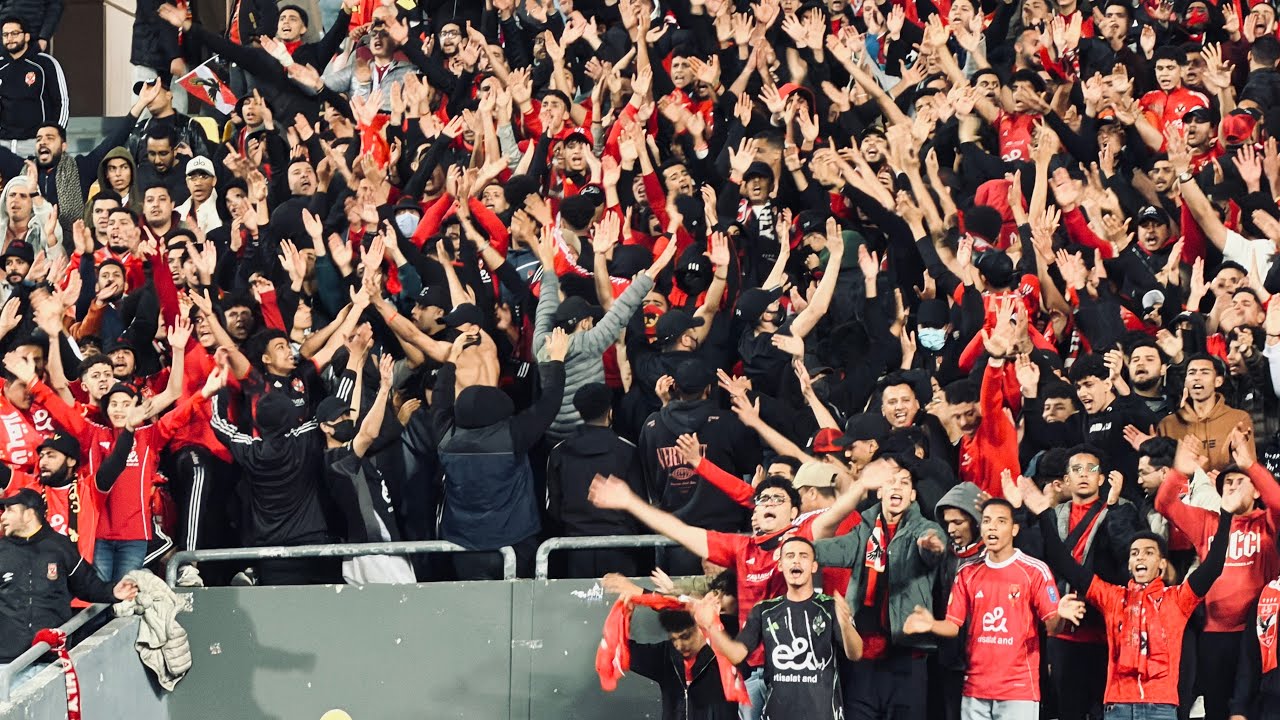 مدرج نضيف فيه ريحة زمان❤️ هتافات التالتة شمال في مباراة سموحة ببرج العرب🦅🗣️ #الاهلي 