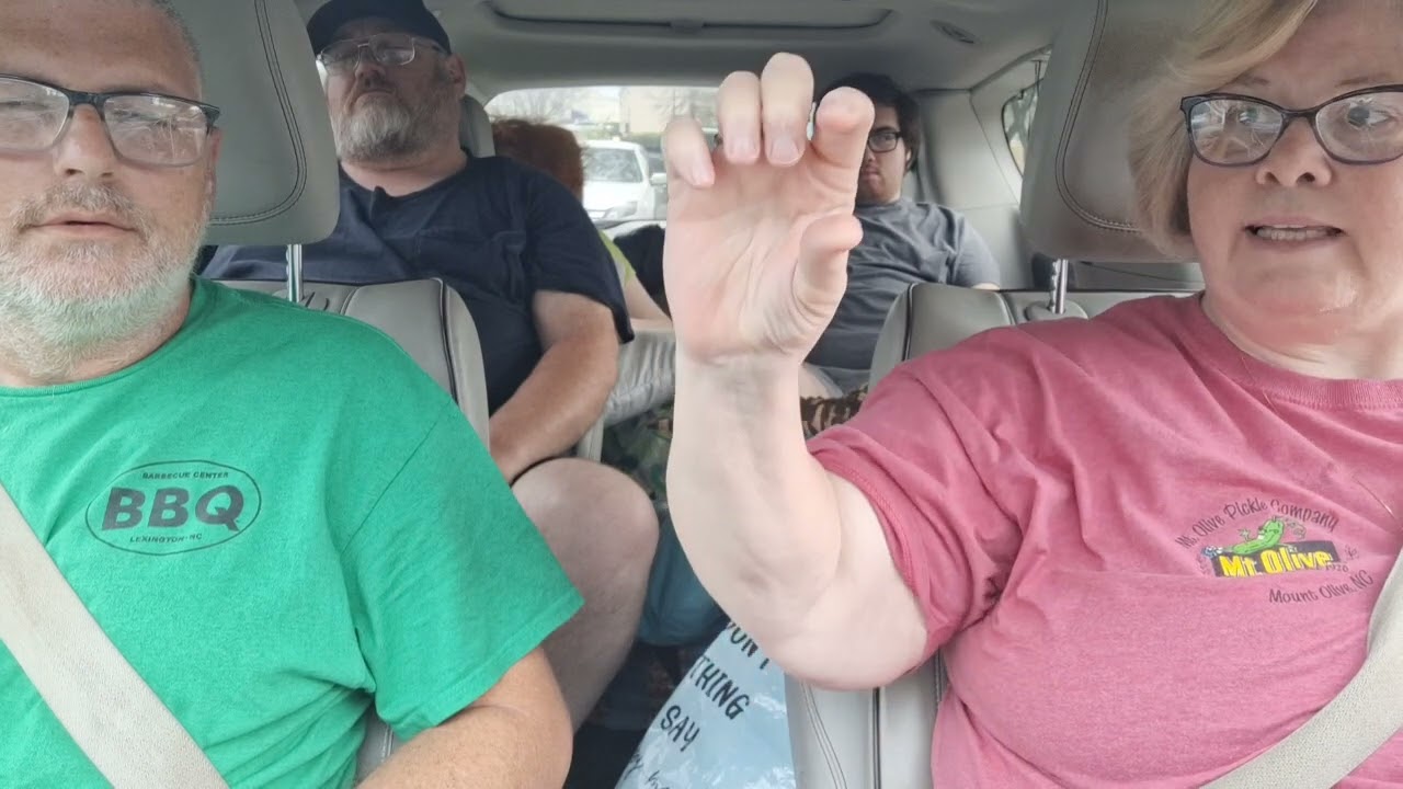 Review of Catfish Cabin in Jackson, Tennessee. DO NOT EAT HERE! TERRIBLE!!