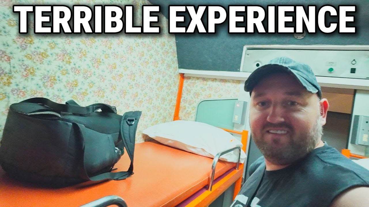 I took a 10 HOUR OVERNIGHT SLEEPER TRAIN through Morocco!!! 🇲🇦
