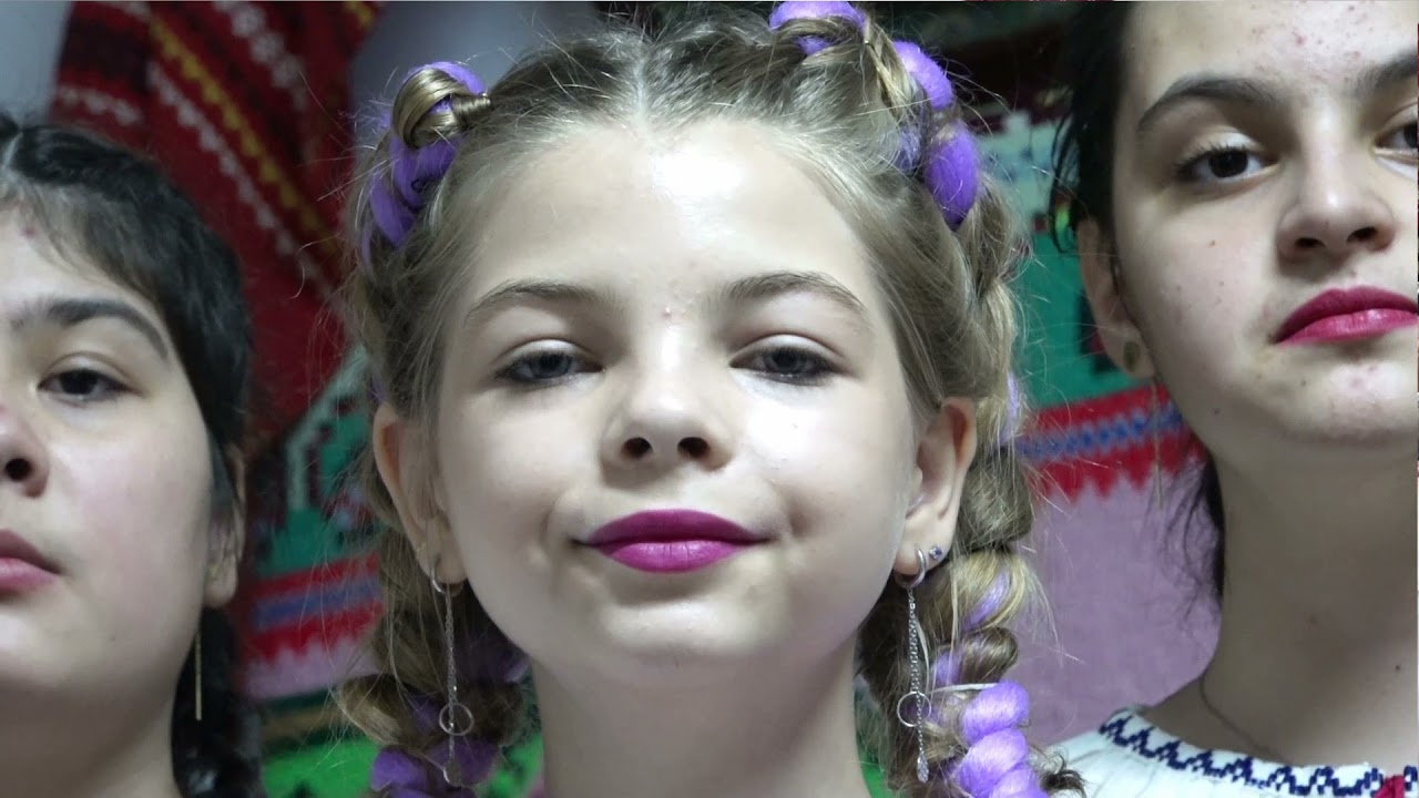 Colind - Vestitori de sărbători-Auraş Stoica&Ansamblul  etno folcloric  Plaiurile Râmnicene