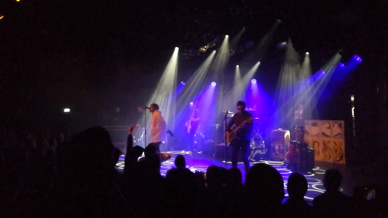 Oasish speelt Wonderwall live in Mezz - Breda 21-12-2025