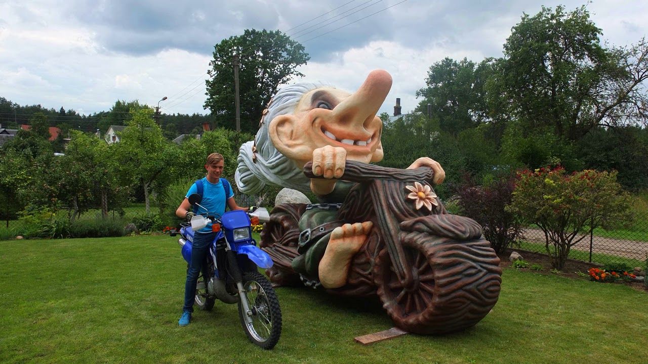 Robert Bogu&scaron;ko ny form troll woman norway nyform biker girl statue sculpture figure trollstigen